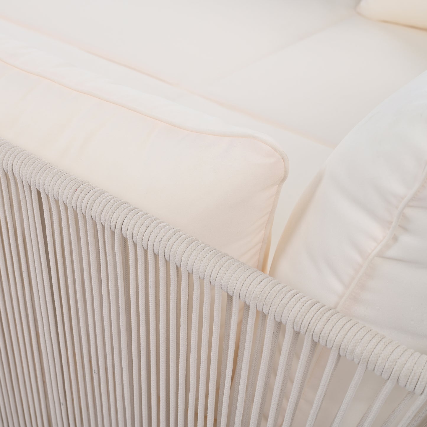 TREXM 2-Piece Outdoor Sunbed and Coffee Table Set, Patio Double Chaise Lounger Loveseat Daybed with Clear Tempered Glass Table for the patio, poolside (Beige Cushion + Natural Rope)